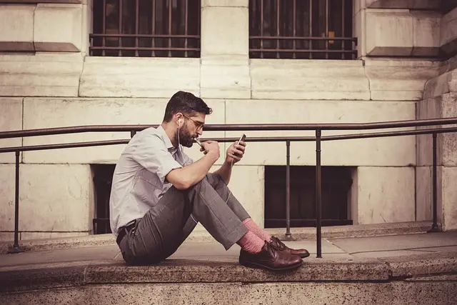 How to Enhance Your Mobile Lifestyle with Smart Gadgets