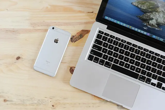 10 Essential Gadgets to Enhance Your Mobile Lifestyle