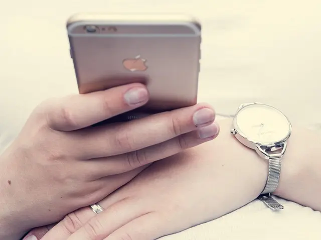 Exploring Innovative Accessories for a Modern Mobile Lifestyle