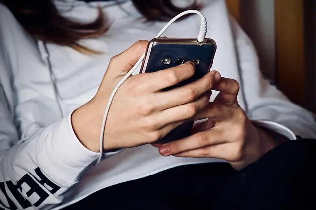 Top Tips for Embracing a Mobile-First Lifestyle