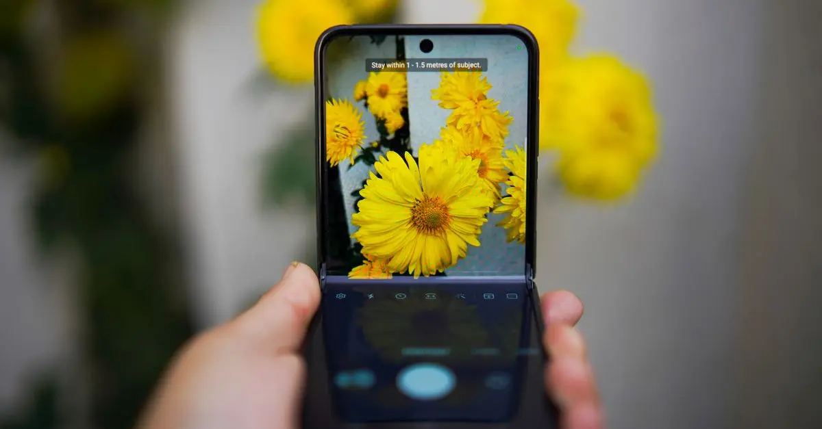 The Pros and Cons of Folding Phones