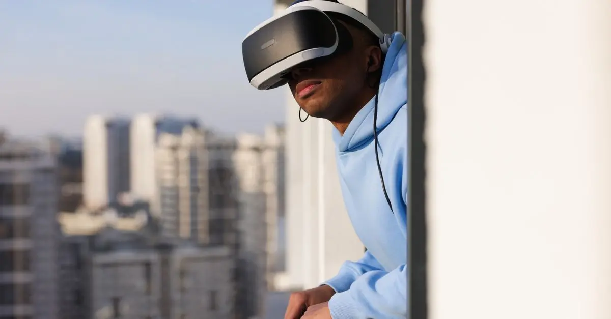 Exploring Virtual Reality on Mobile