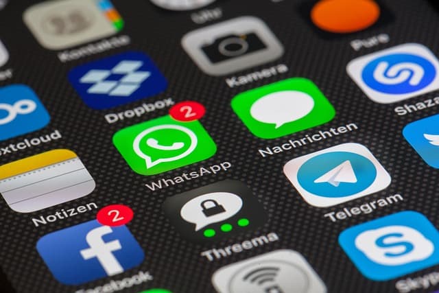 Understanding the Role of Artificial Intelligence in Mobile Lifestyle