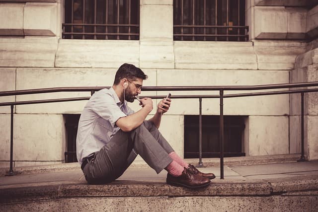 Exploring the Impact of Mobile Technology on Daily Life