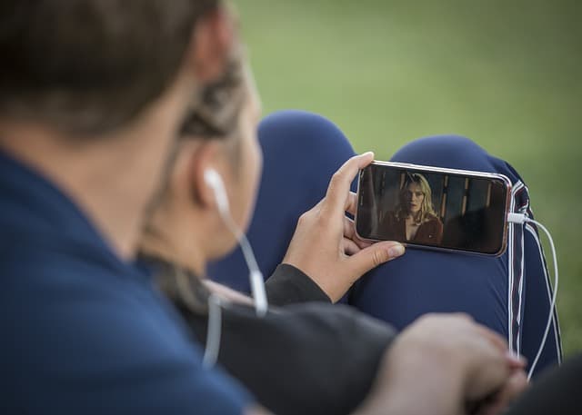 10 Essential Tips for a Sustainable Mobile Lifestyle