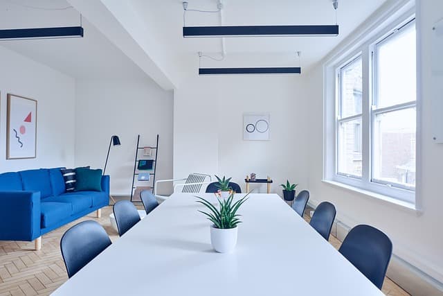 Embracing a Minimalist Mobile Lifestyle: Tips and Tricks
